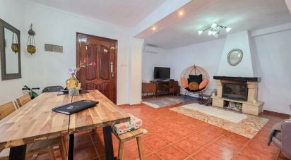 Casa 4 habitaciones de 135 m² en Guaro (29108)