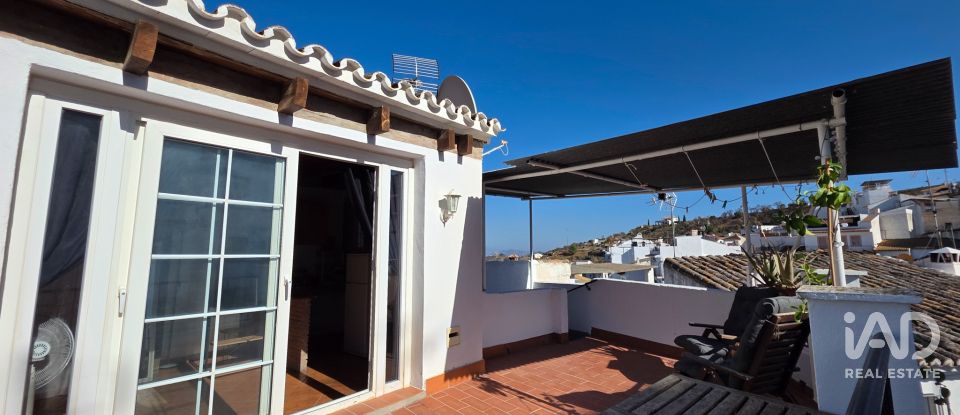 Casa 4 habitaciones de 135 m² en Guaro (29108)