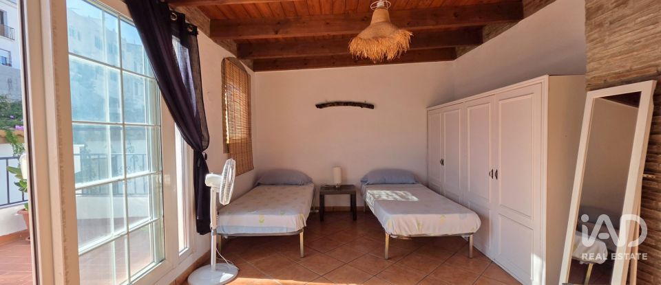 Casa 4 habitaciones de 135 m² en Guaro (29108)