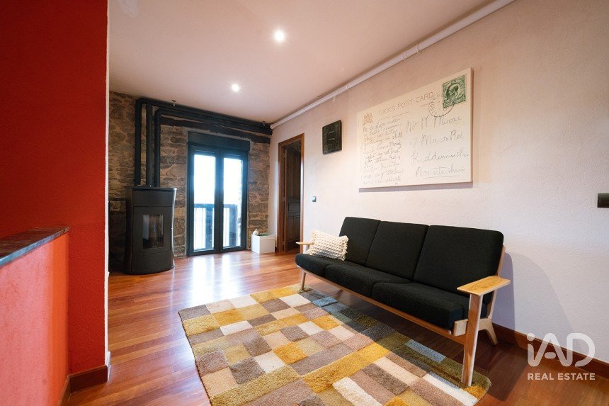 Casa rural 5 habitacions de 301 m² a Quintana del Castillo (24397)