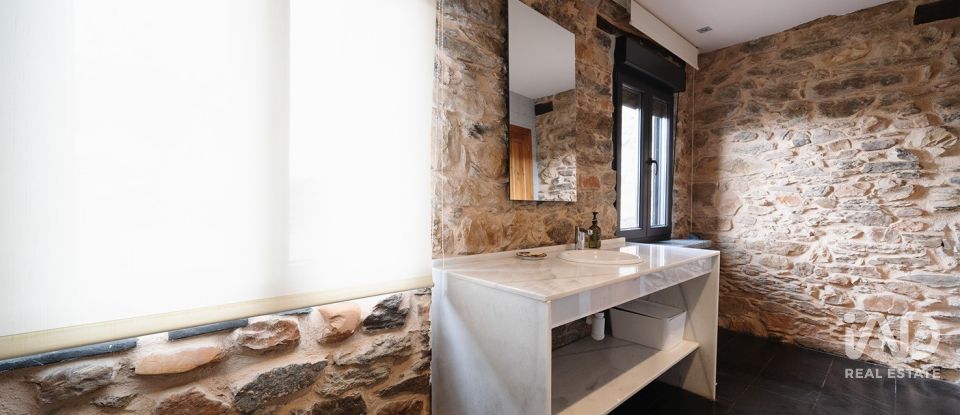 Casa rural 5 habitacions de 301 m² a Quintana del Castillo (24397)