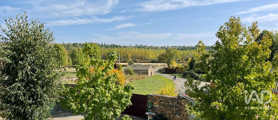 Casa rural 5 habitacions de 301 m² a Quintana del Castillo (24397)