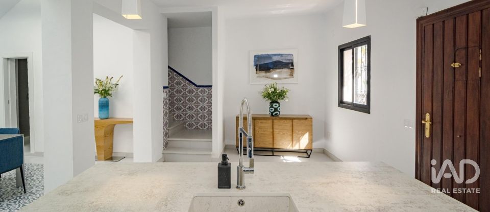 Casa de pueblo 4 habitaciones de 260 m² en Estepona (29680)