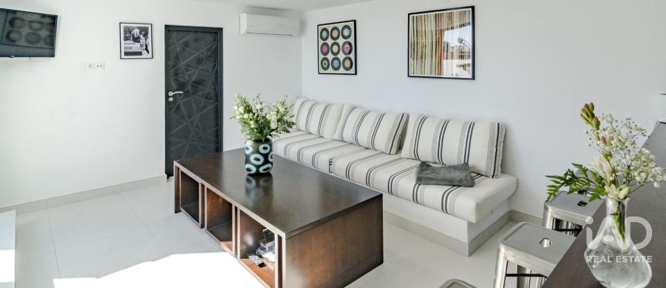 Casa de pueblo 4 habitaciones de 260 m² en Estepona (29680)