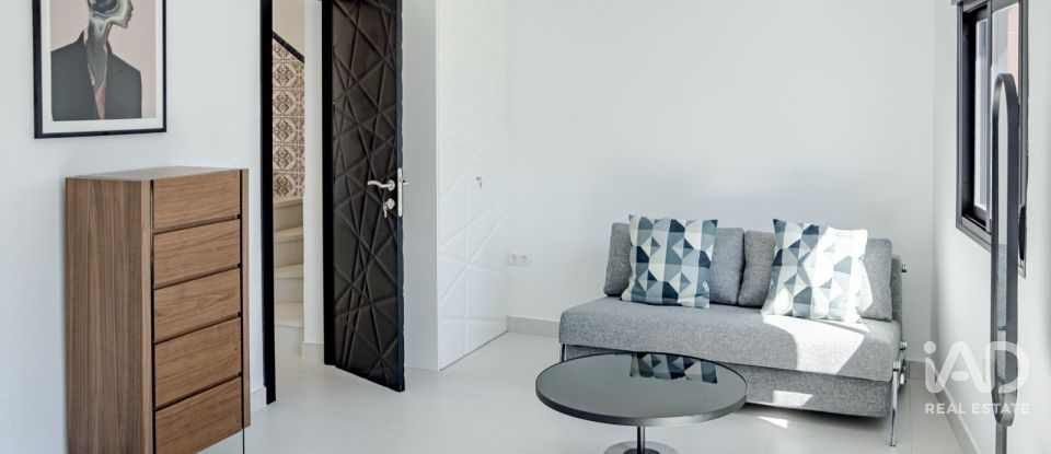 Casa de pueblo 4 habitaciones de 260 m² en Estepona (29680)