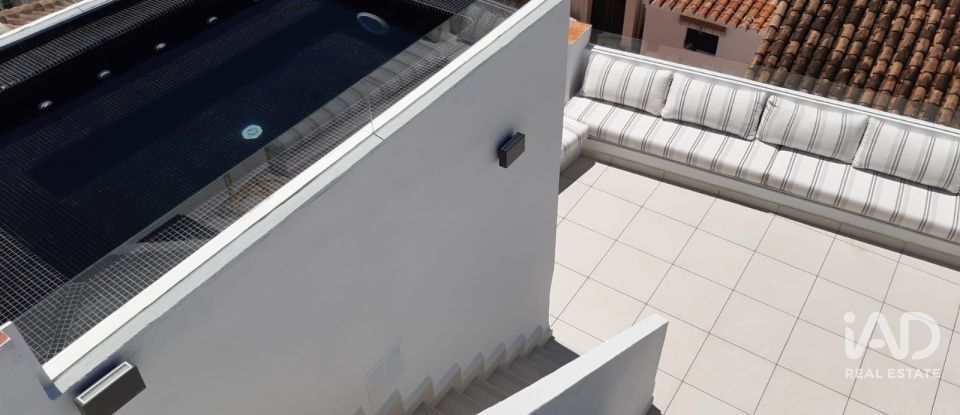 Casa de pueblo 4 habitaciones de 260 m² en Estepona (29680)