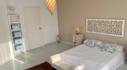 Piso 5 habitaciones de 183 m² en Rota (11520)