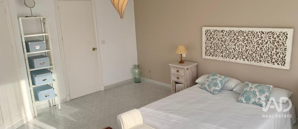 Piso 5 habitaciones de 183 m² en Rota (11520)