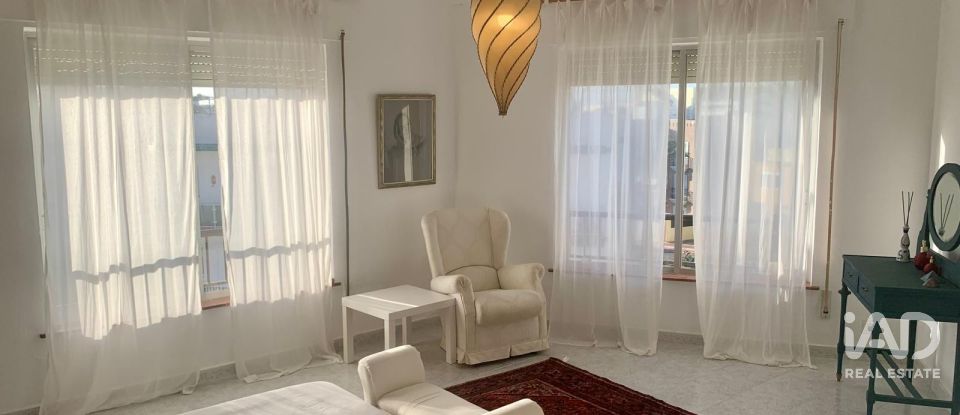 Piso 5 habitaciones de 183 m² en Rota (11520)