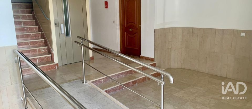 Piso 5 habitaciones de 183 m² en Rota (11520)