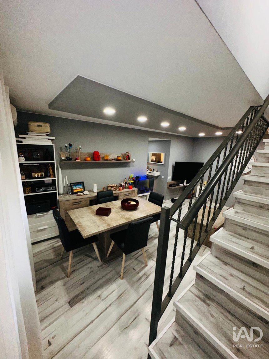 Dúplex 2 habitacions de 77 m² a Rubí (08191)