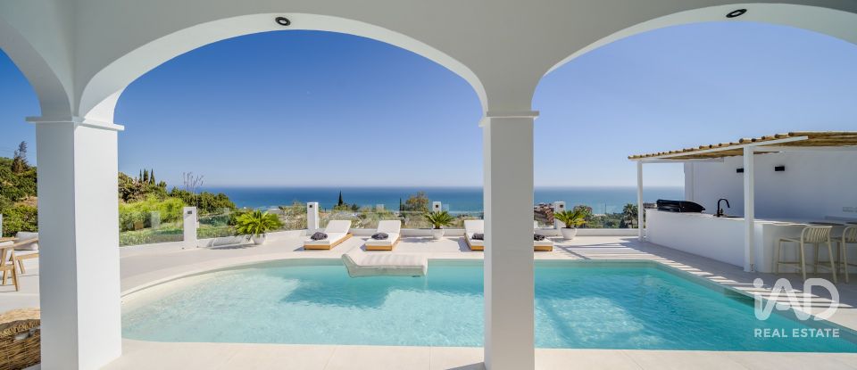 House 5 bedrooms of 319 m² in Pueblo Benalmadena (29639)