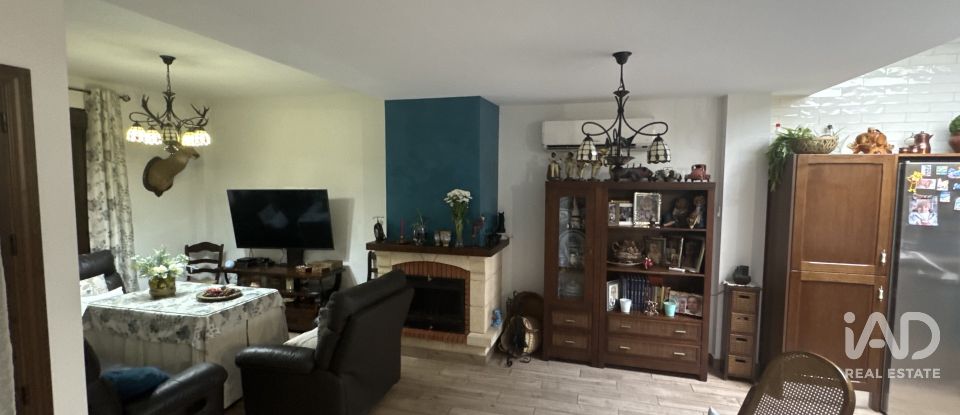 Casa 4 habitaciones de 160 m² en Sevilla (41016)