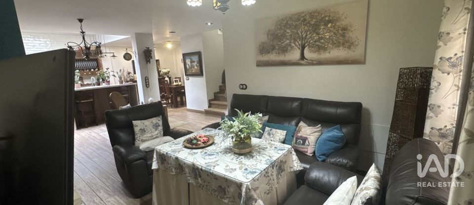 Casa 4 habitaciones de 160 m² en Sevilla (41016)