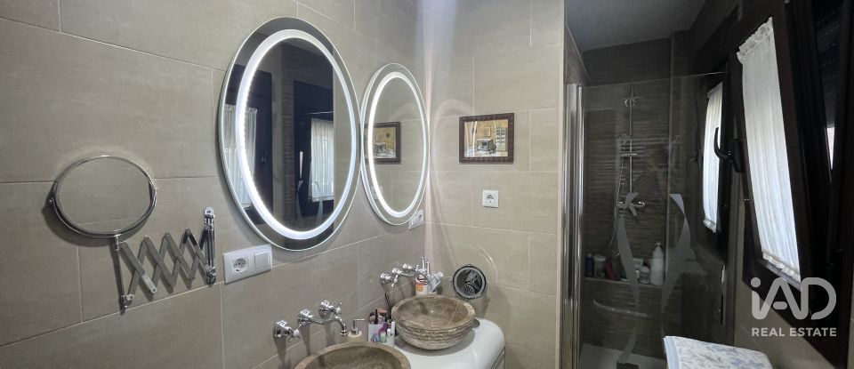 Casa 4 habitaciones de 160 m² en Sevilla (41016)