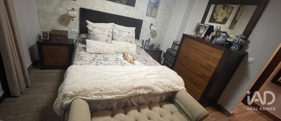 Casa 4 habitaciones de 160 m² en Sevilla (41016)