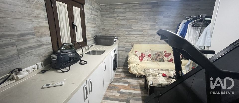 Casa 4 habitaciones de 160 m² en Sevilla (41016)