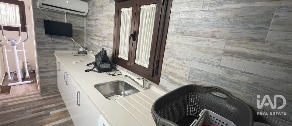 Casa 4 habitaciones de 160 m² en Sevilla (41016)