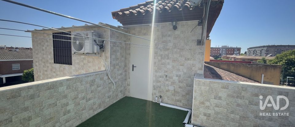 Casa 4 habitaciones de 160 m² en Sevilla (41016)