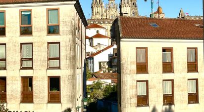 Piso 5 habitaciones de 141 m² en Santiago de Compostela (15705)