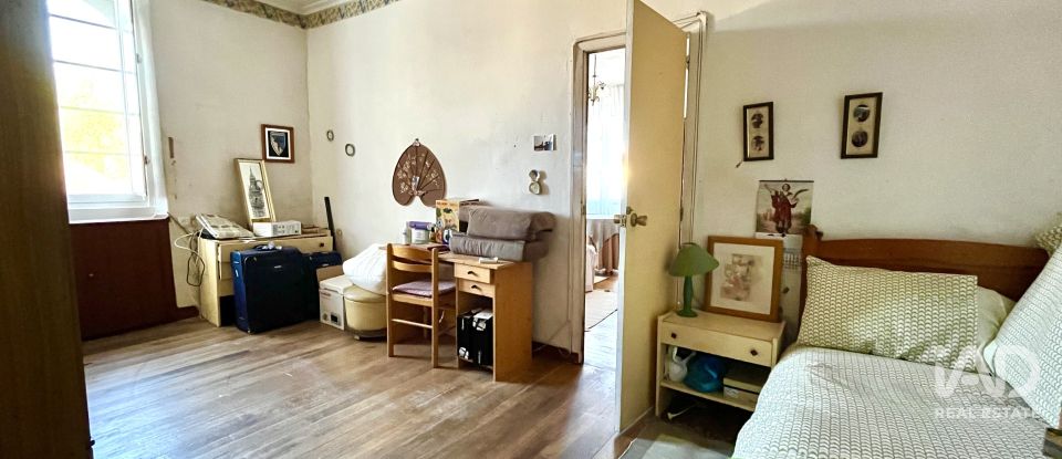 Piso 5 habitaciones de 141 m² en Santiago de Compostela (15705)