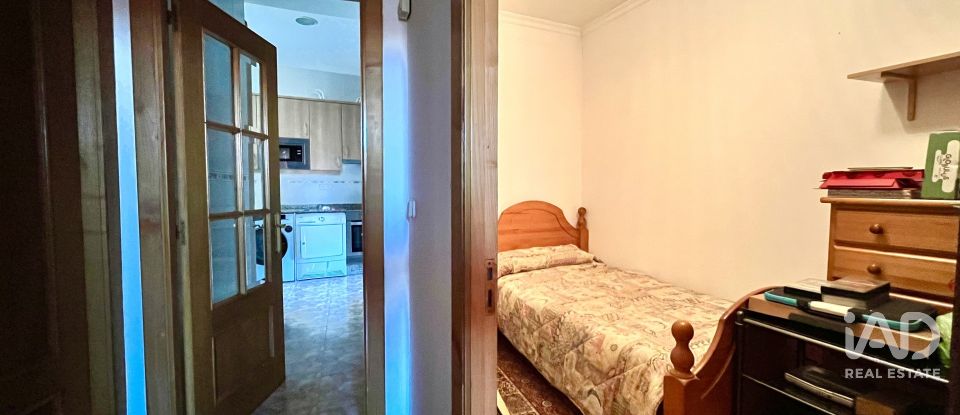 Piso 5 habitaciones de 141 m² en Santiago de Compostela (15705)