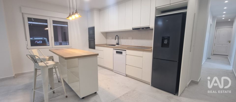 Piso 3 habitaciones de 171 m² en Torrevieja (03185)