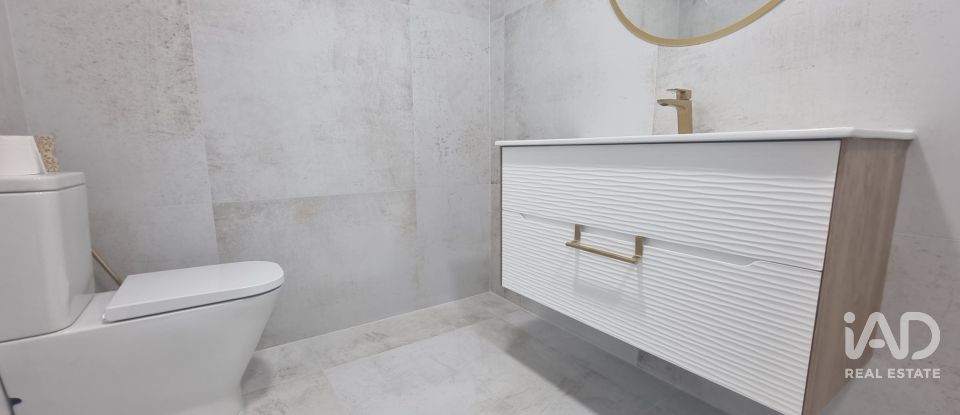 Piso 3 habitaciones de 171 m² en Torrevieja (03185)