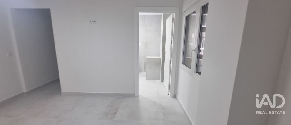 Piso 3 habitaciones de 171 m² en Torrevieja (03185)