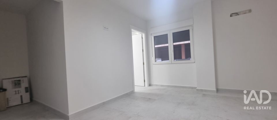 Piso 3 habitaciones de 171 m² en Torrevieja (03185)