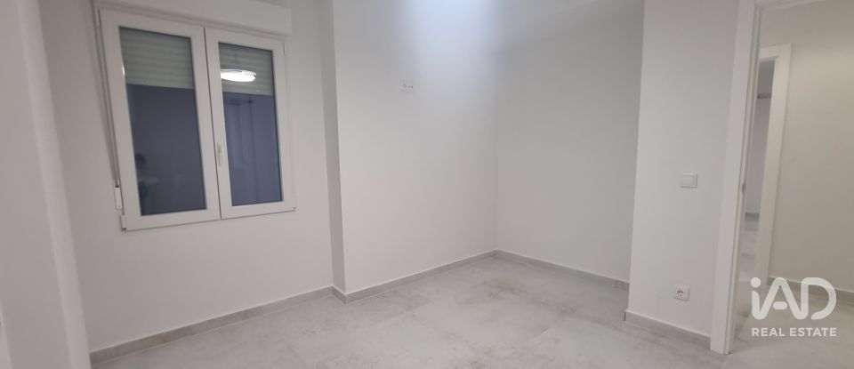 Piso 3 habitaciones de 171 m² en Torrevieja (03185)