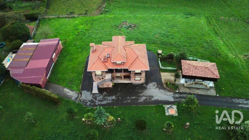 Châlet 6 chambres de 204 m² à Avilés (33403)