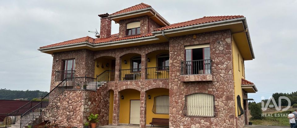 Châlet 6 chambres de 204 m² à Avilés (33403)