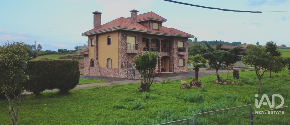 Châlet 6 chambres de 204 m² à Avilés (33403)