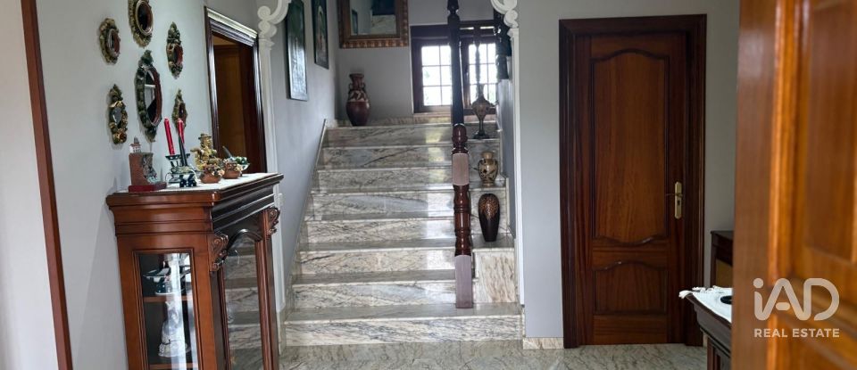 Châlet 6 chambres de 204 m² à Avilés (33403)