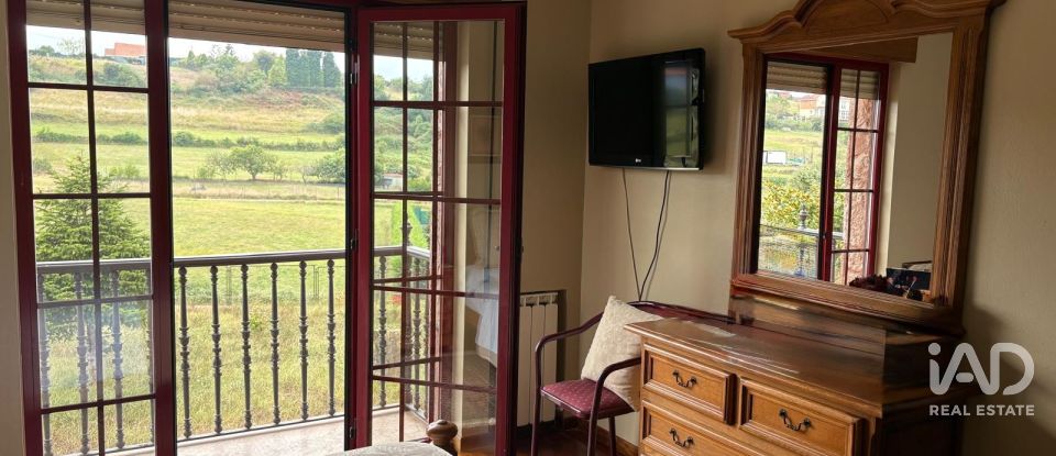 Châlet 6 chambres de 204 m² à Avilés (33403)