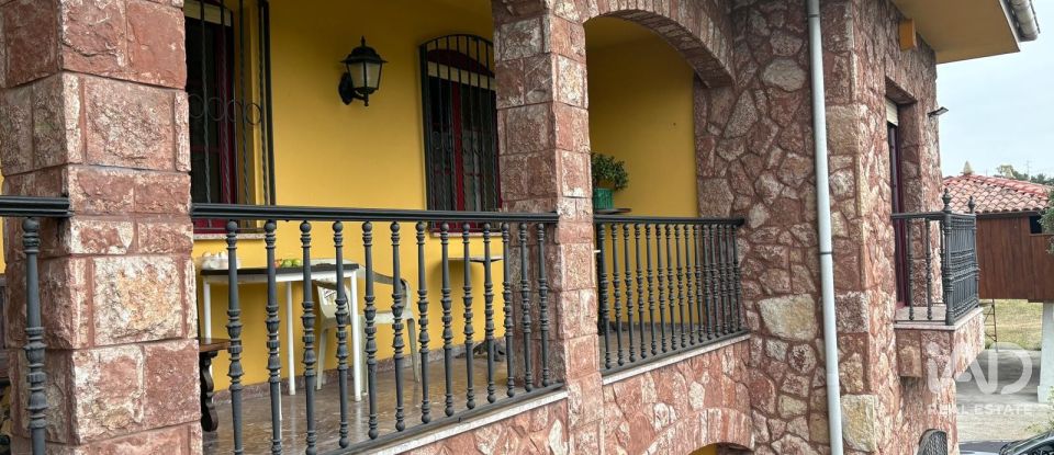 Châlet 6 chambres de 204 m² à Avilés (33403)