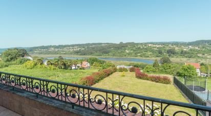 Cottage 4 bedrooms of 520 m² in A Infesta (15319)