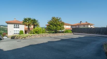 Cottage 4 bedrooms of 520 m² in A Infesta (15319)