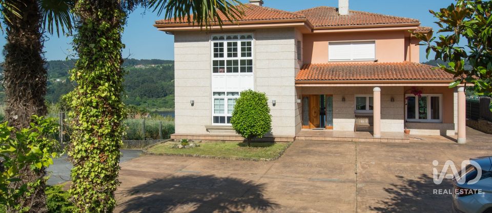 Casa de muntanya 4 habitacions de 520 m² a A Infesta (15319)