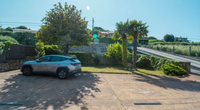 Cottage 4 bedrooms of 520 m² in A Infesta (15319)