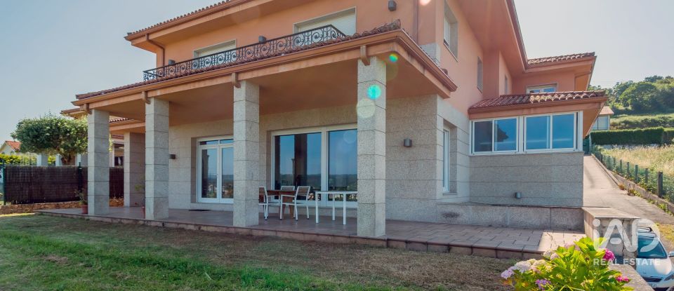 Casa de muntanya 4 habitacions de 520 m² a A Infesta (15319)