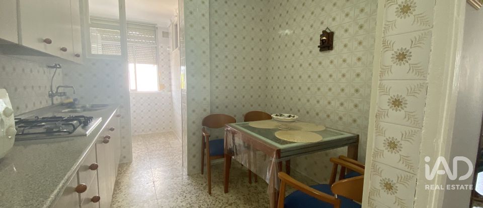 Piso 3 habitaciones de 77 m² en Barbate (11160)