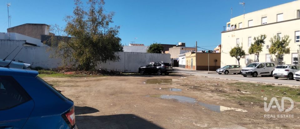Terreno urbano de 736 m² en El Cuervo (41749)