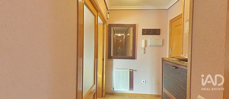 Pis 3 habitacions de 85 m² a Alcalá de Henares (28806)