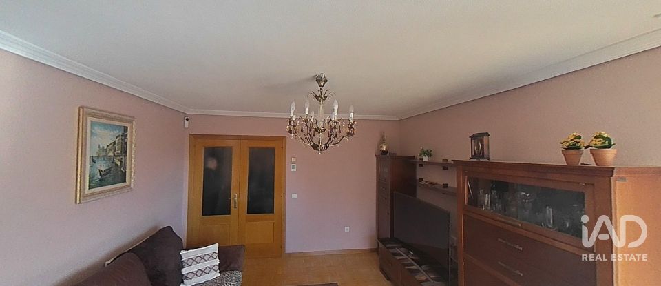 Pis 3 habitacions de 85 m² a Alcalá de Henares (28806)