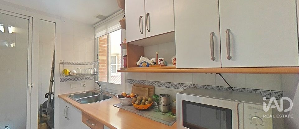 Pis 3 habitacions de 85 m² a Alcalá de Henares (28806)