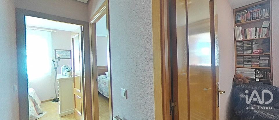 Pis 3 habitacions de 85 m² a Alcalá de Henares (28806)