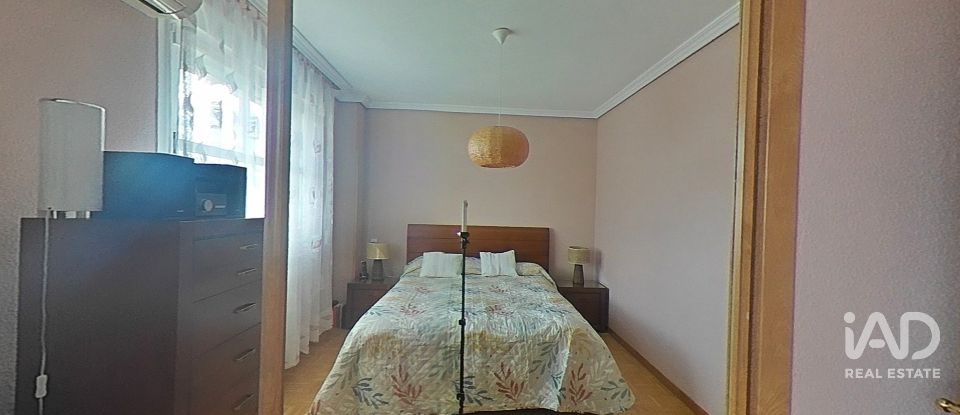 Pis 3 habitacions de 85 m² a Alcalá de Henares (28806)