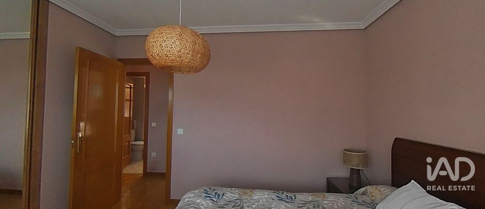 Pis 3 habitacions de 85 m² a Alcalá de Henares (28806)